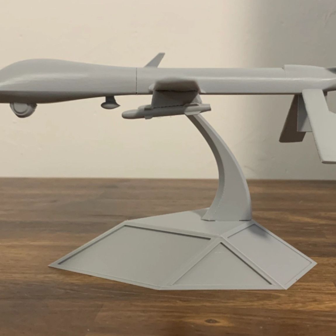 3D 프린팅된 미국 MQ-1B 프레데터 드론 실물 모형 - Drone 3D Modeling 리뷰 및 가격