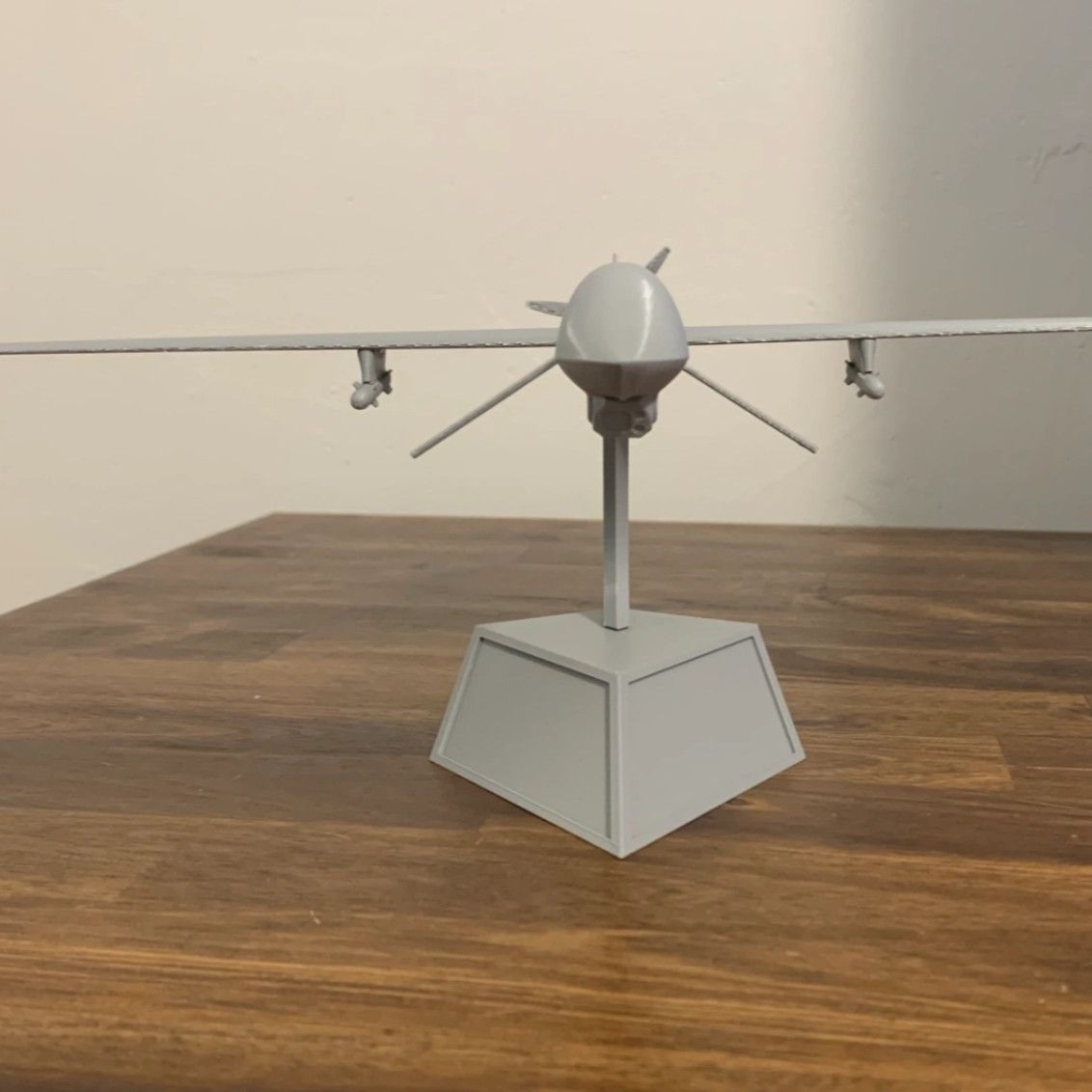 3D 프린팅된 미국 MQ-1B 프레데터 드론 실물 모형 - Drone 3D Modeling 리뷰 및 가격